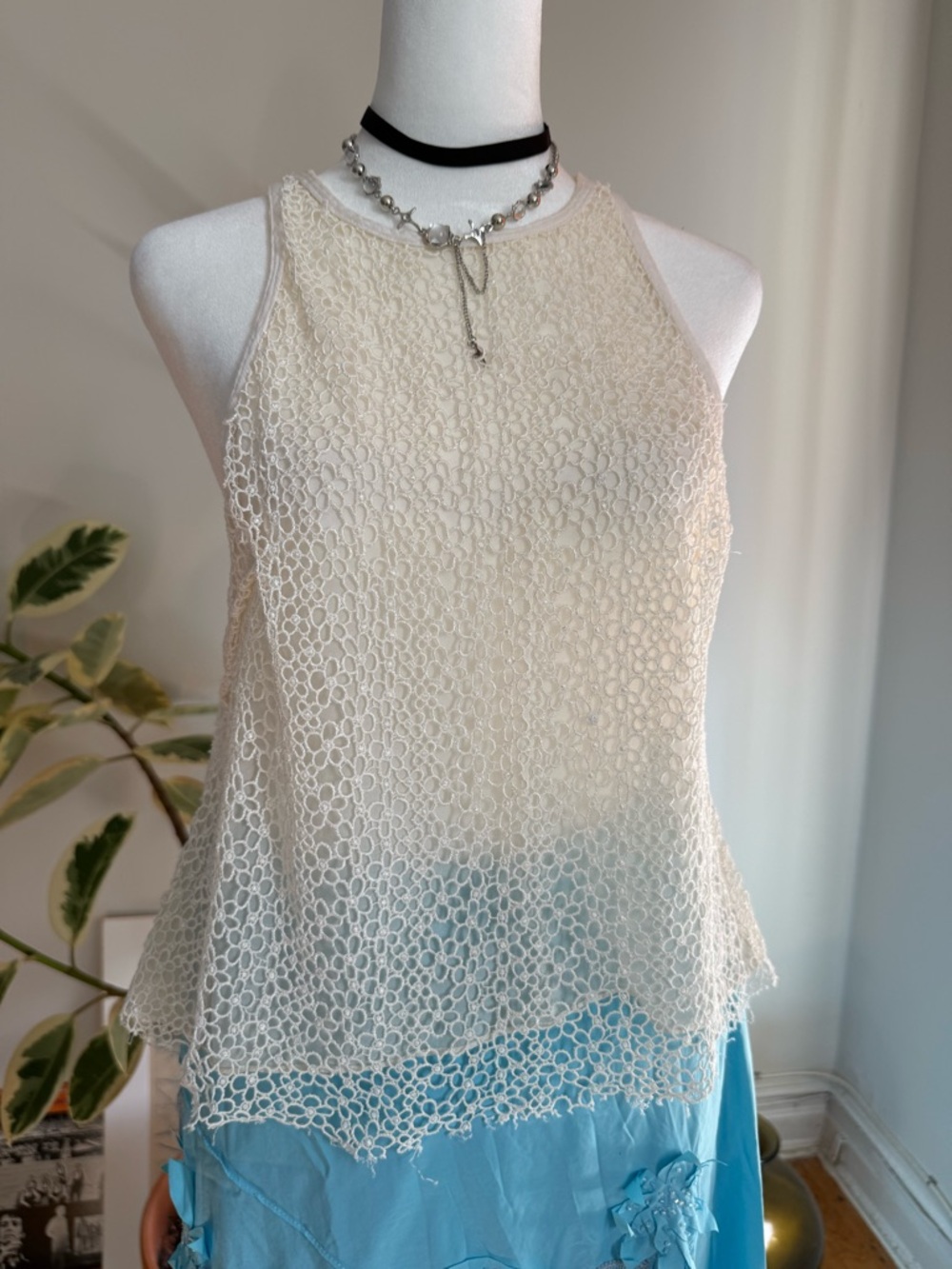 bec + bridge Cream 100% Silk Lace Halter Camisole, size 6. Convertible